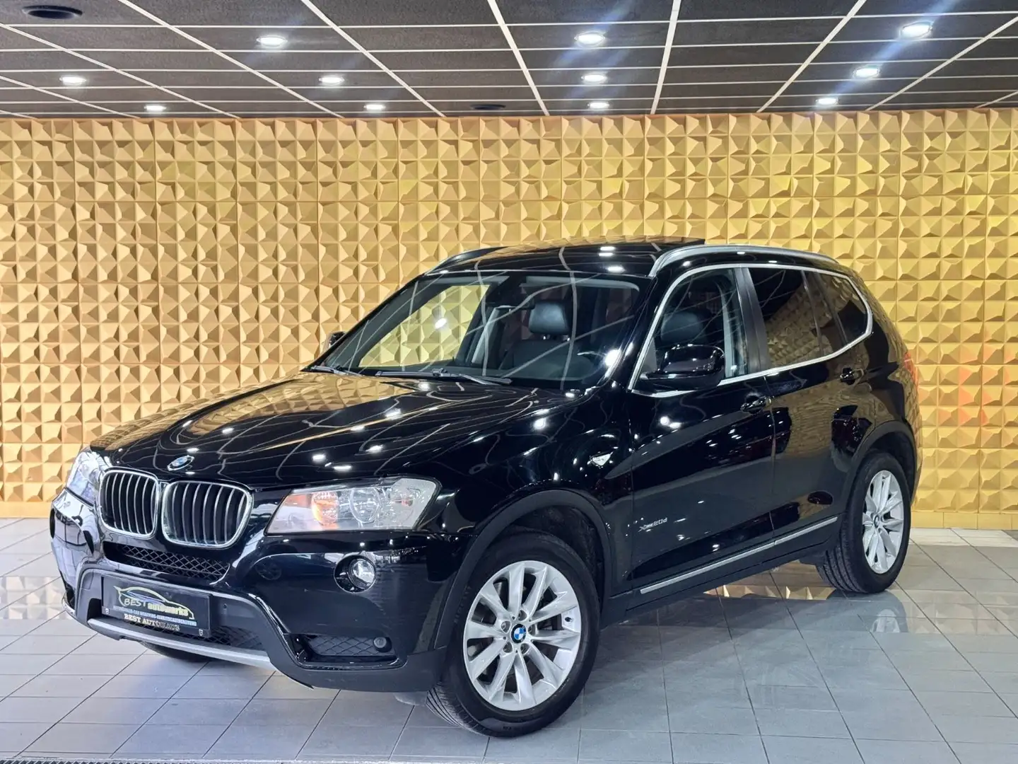 BMW X3 xDrive20d*PANO*LEDER*SHZ*PDC V+H*ALU*TEMPOMAT Schwarz - 1