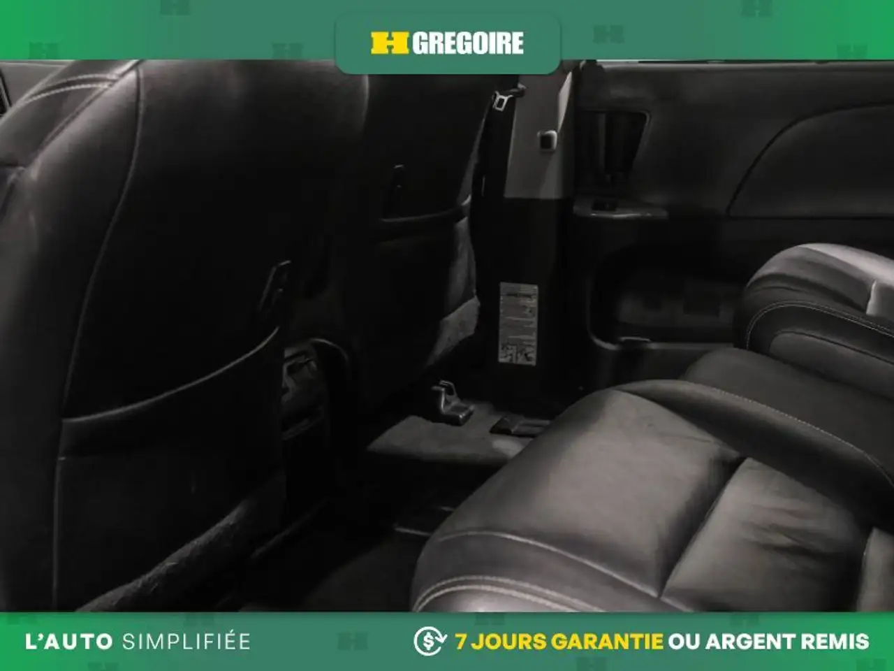 Toyota Sienna снимка Toyota Sienna