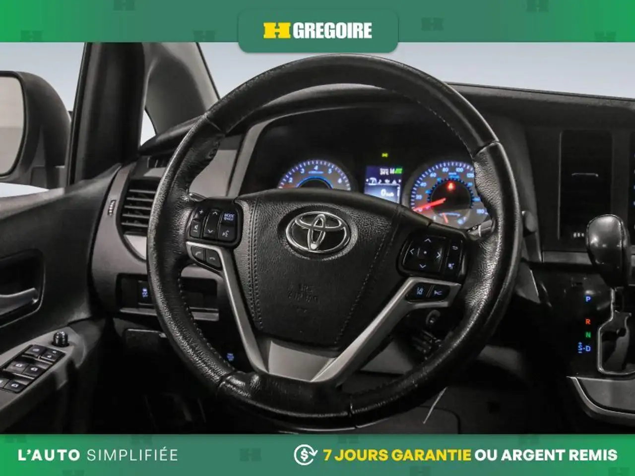Toyota Sienna снимка Toyota Sienna