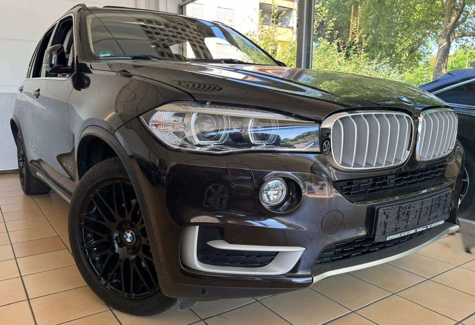 BMW X5 xDrive30d XENON HuD Pano Key-GO Kamera Touch 20Z" Bruin - 1
