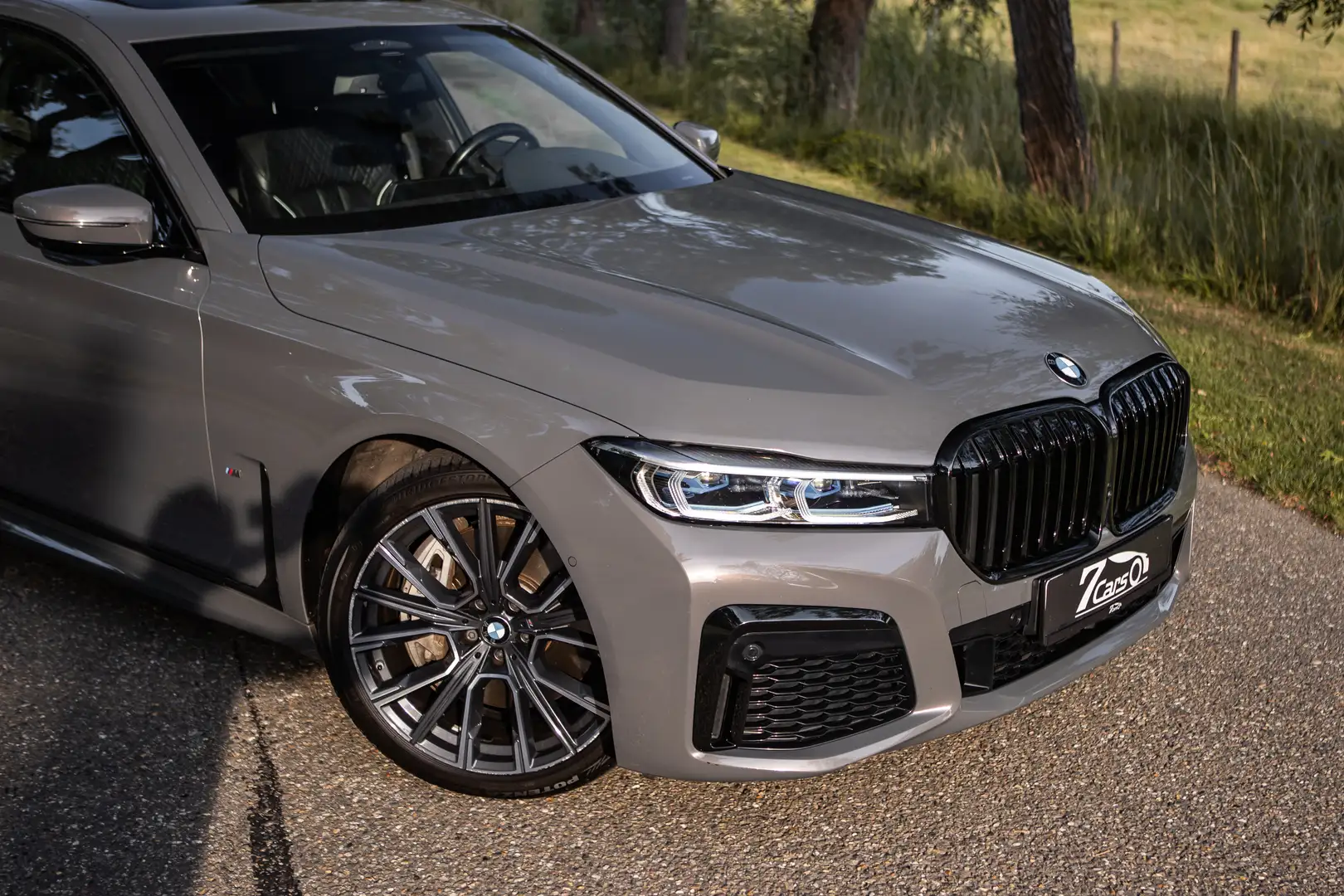BMW 745 HYBRIDE M SPORT FULL FULL FIRST OWNER Grijs - 2