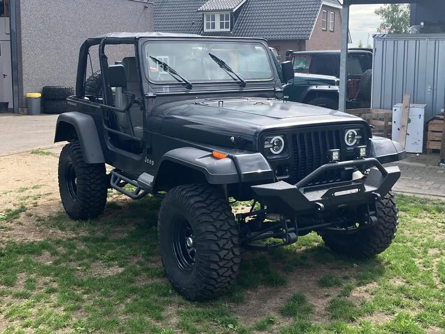 Jeep Wrangler Wrangler YJ 2.5 Softtop & Hardtop Černá - 1