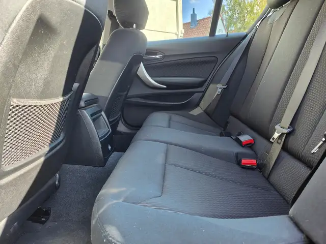 BMW 1 Series view 12
