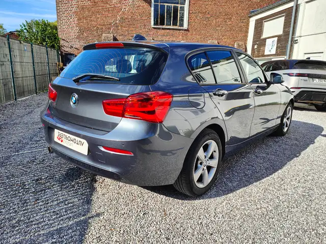 BMW 1 Series view 5