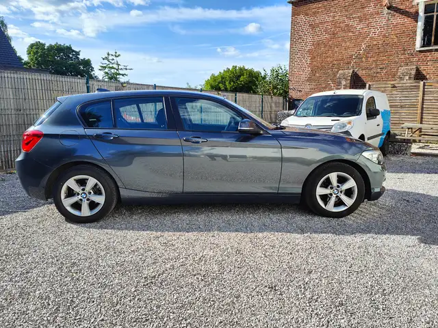 BMW 1 Series view 7