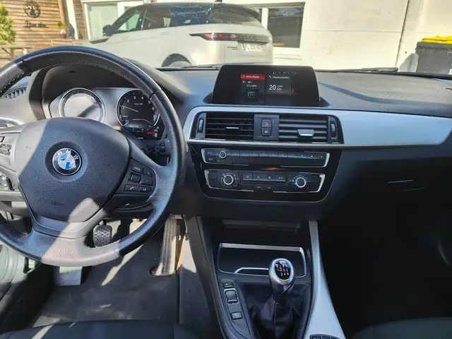 BMW 1 Series view 10