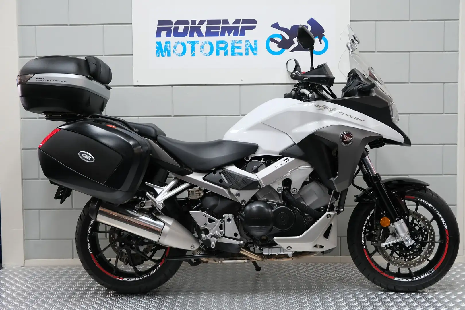 Honda VFR 800 X Crossrunner C-ABS Bílá - 1