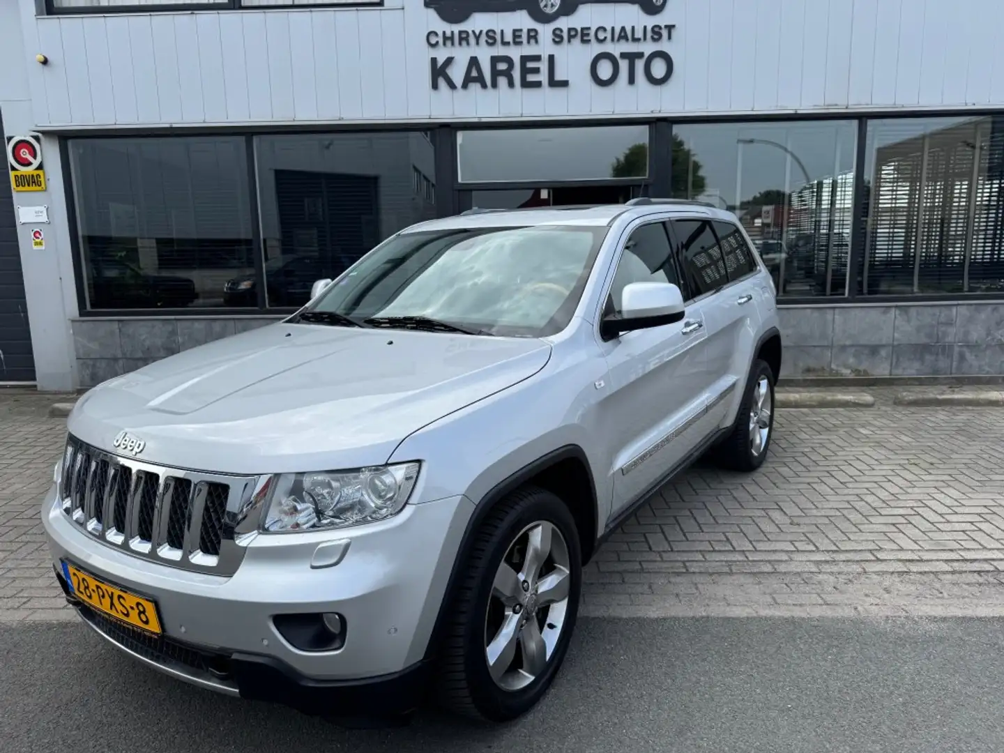 Jeep Grand Cherokee 3.6 Overland Grijs - 1