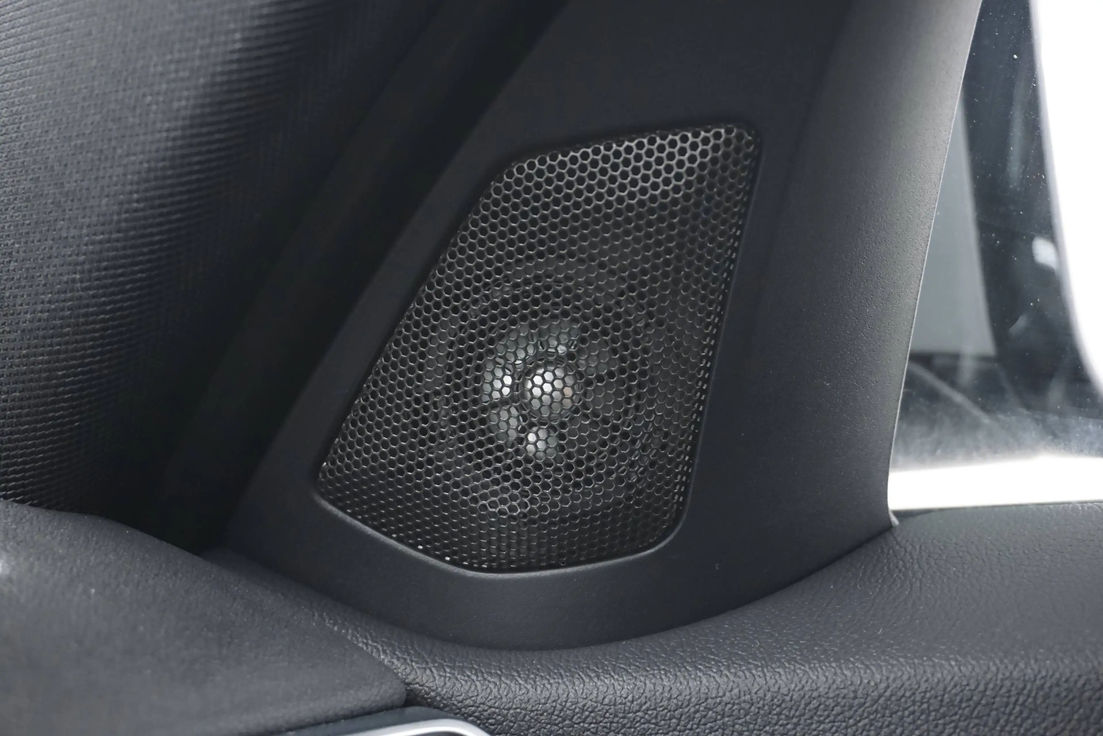 BMW 318 d// shadow line // harman kardon // ACC — photo 19