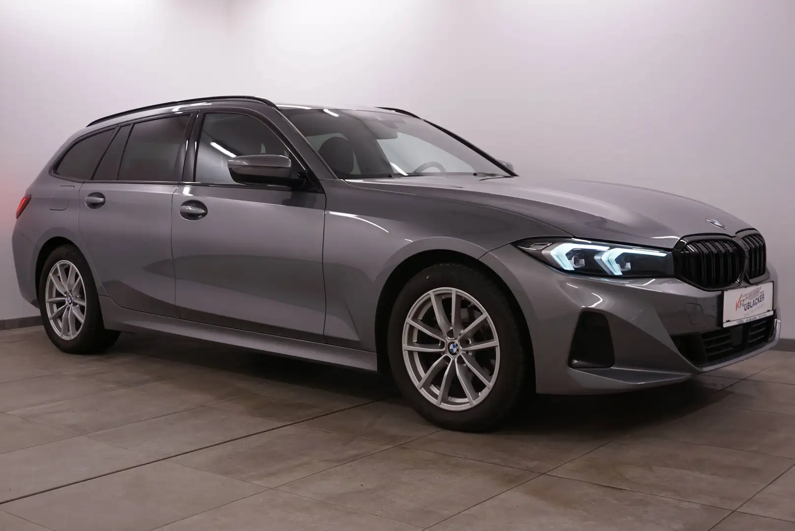 BMW 318 d// shadow line // harman kardon // ACC Grau - 1