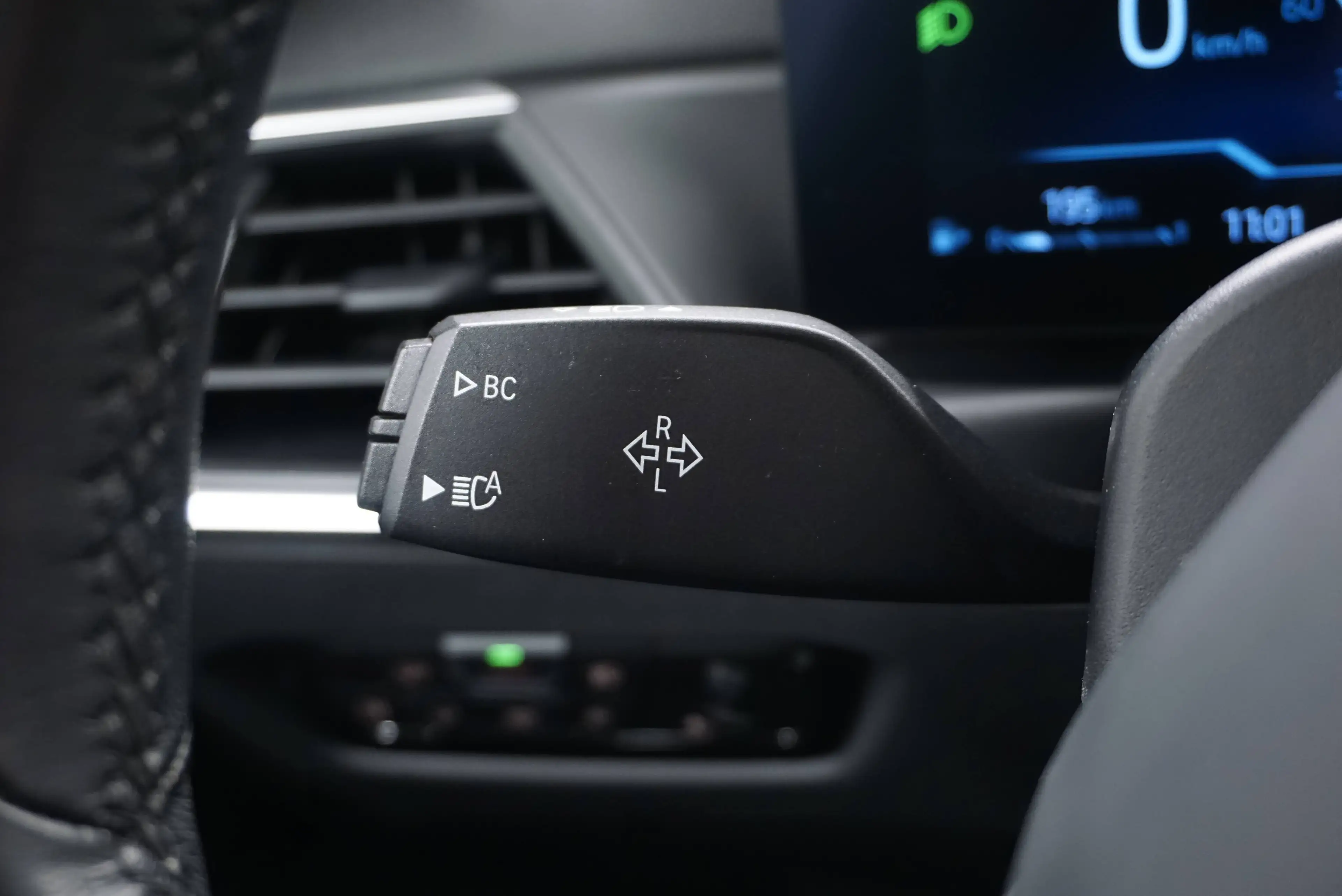 BMW 318 d// shadow line // harman kardon // ACC — photo 17