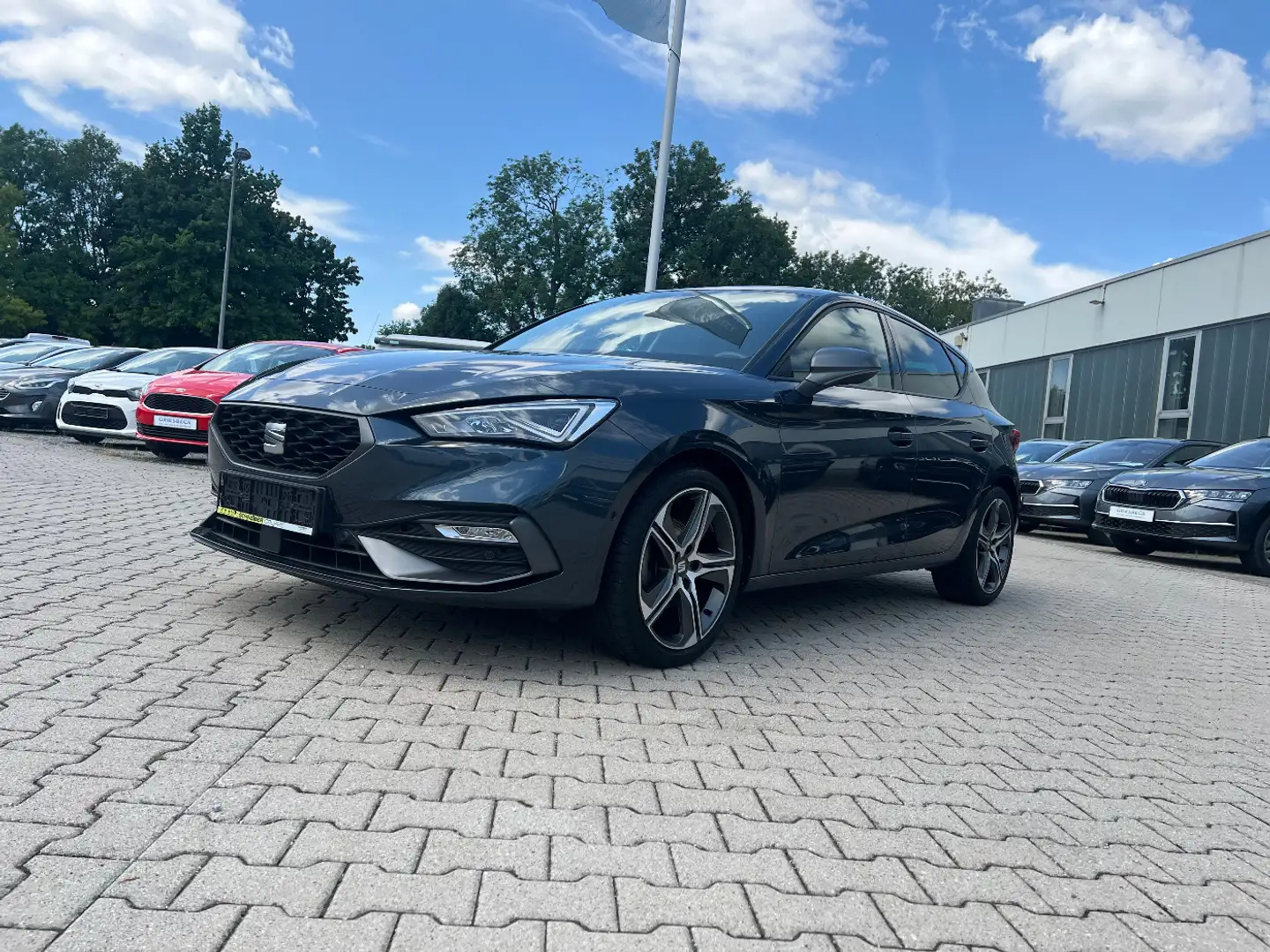 SEAT Leon 1.5 eTSI FR *LED Navi Sitzh. Kamera* Серый - 1