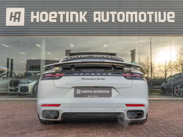 Porsche Panamera view 10