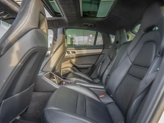 Porsche Panamera view 23