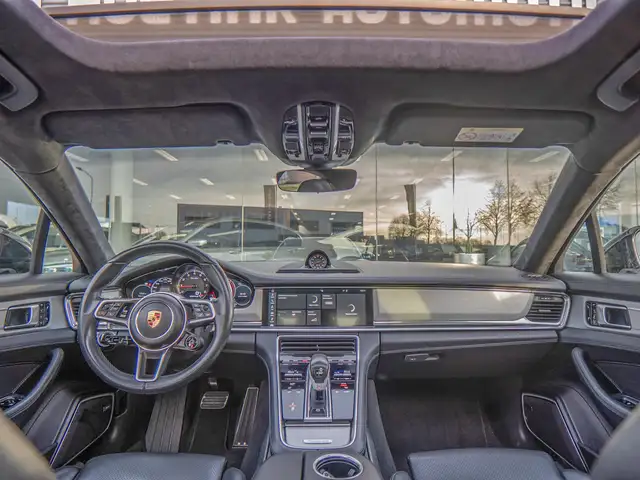 Porsche Panamera view 3