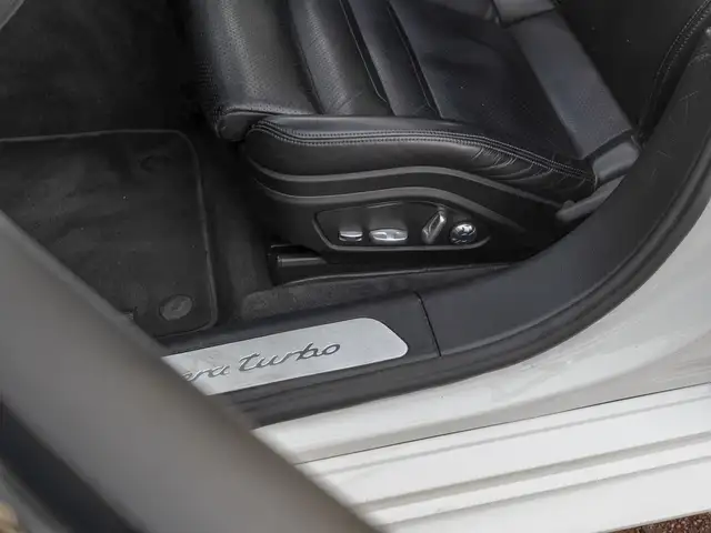 Porsche Panamera view 14