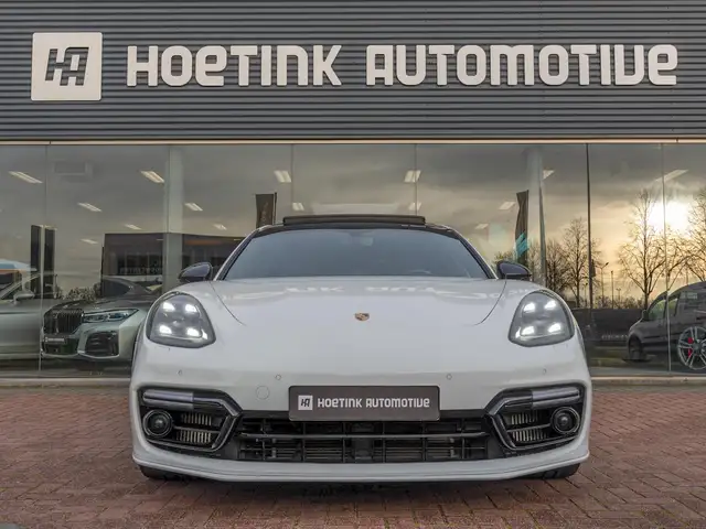 Porsche Panamera view 7