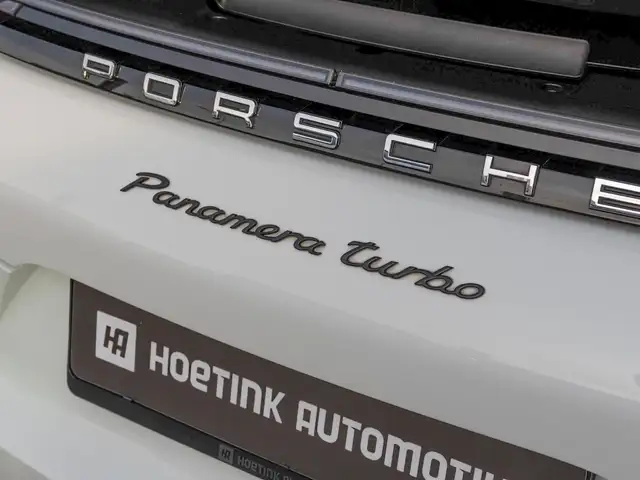 Porsche Panamera view 29