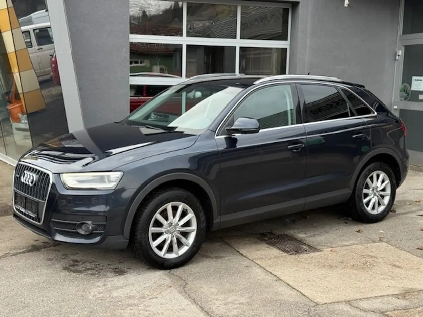 Audi Q3 2.0 TDI quattro Blau - 1