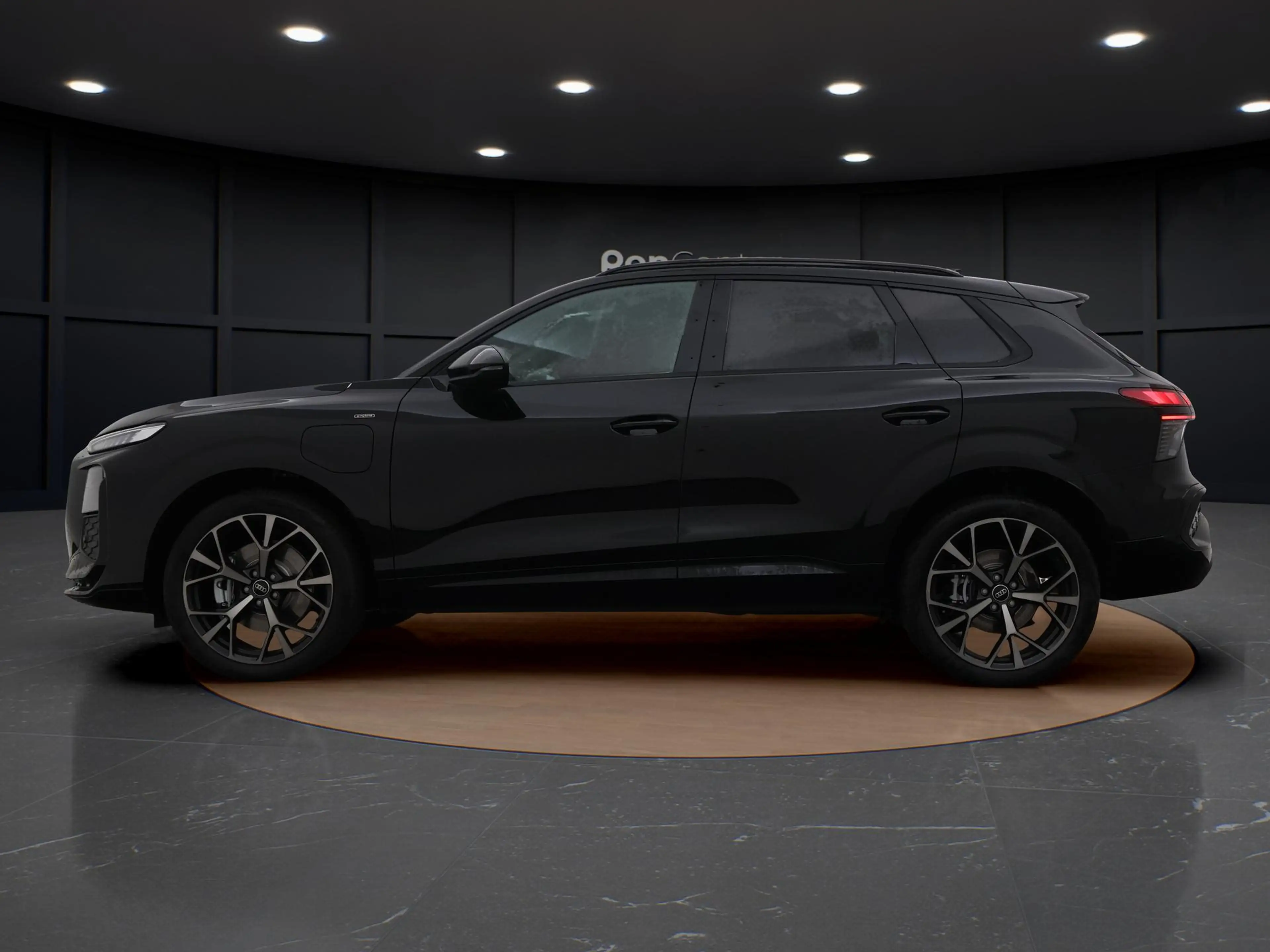 Audi Q3 S edition 1.5 e-hybrid 200 kW / 272 PK | 20" | Pan — photo 2