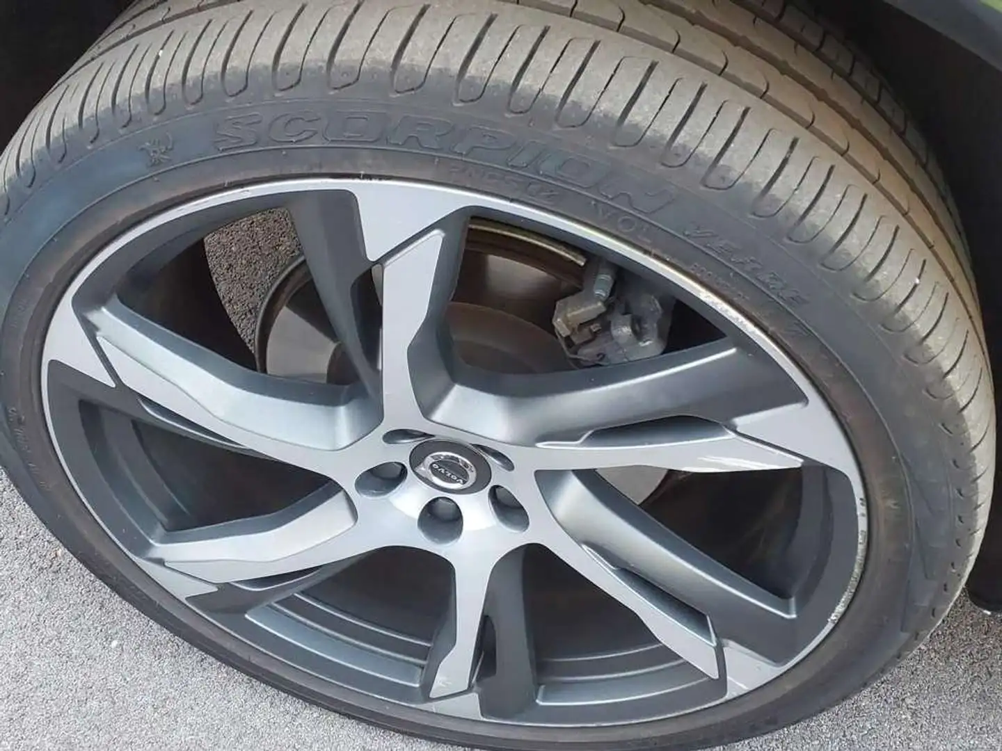 Volvo XC90 2.0 T8 AWD RDesign Auto Gris - 2