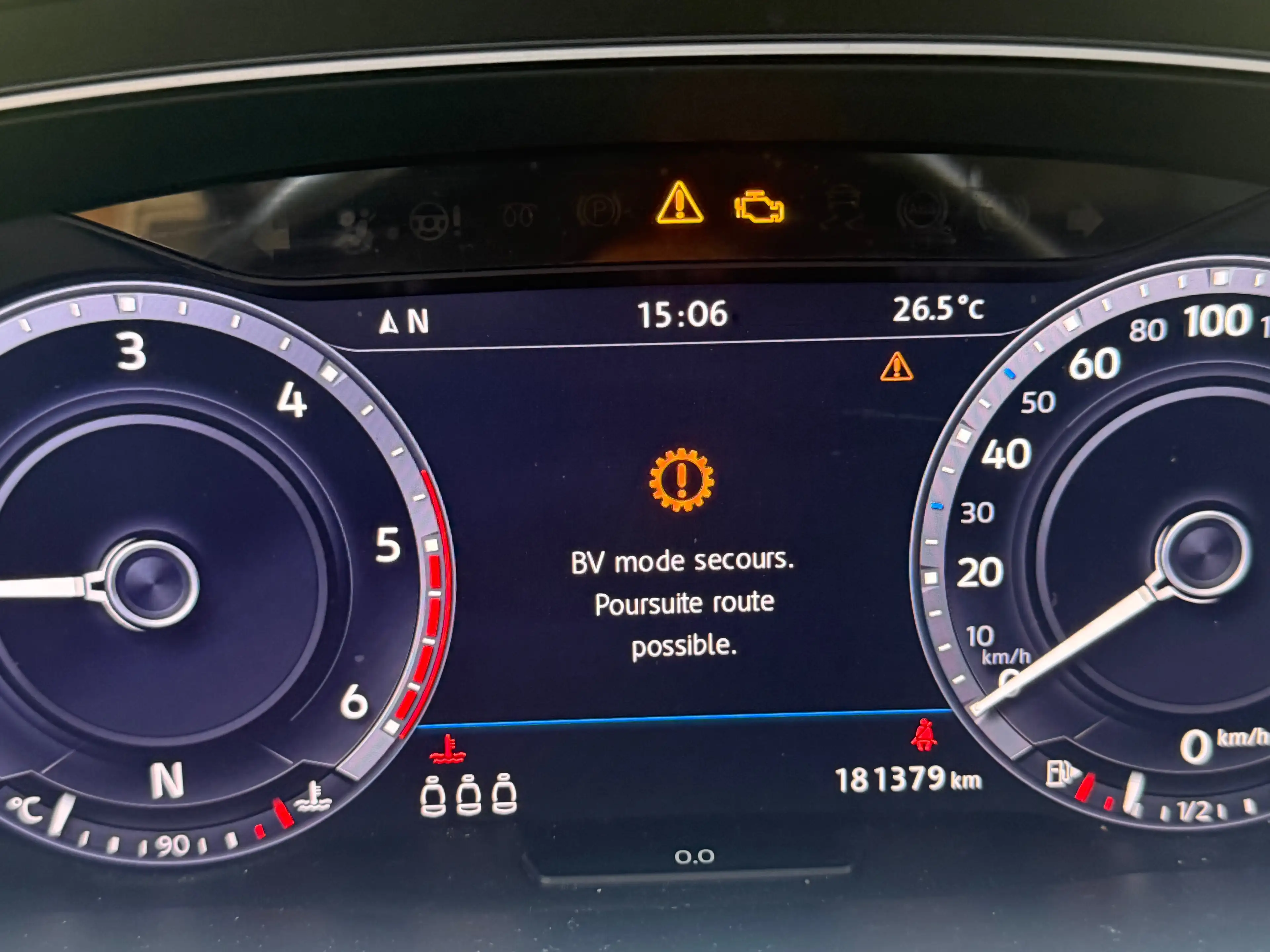 Volkswagen Tiguan Tiguan 2.0 TDi SCR Highline BMT DSG — photo 16