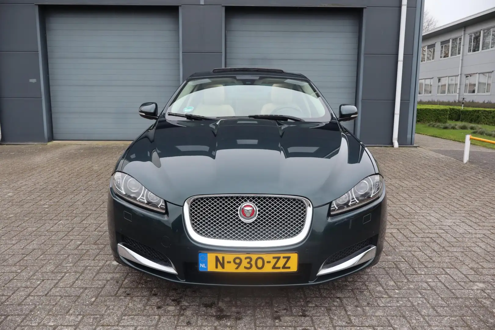 Jaguar XF 3.0 V6 Aut/Dealer onderhouden!!Schuifdak Groen - 2