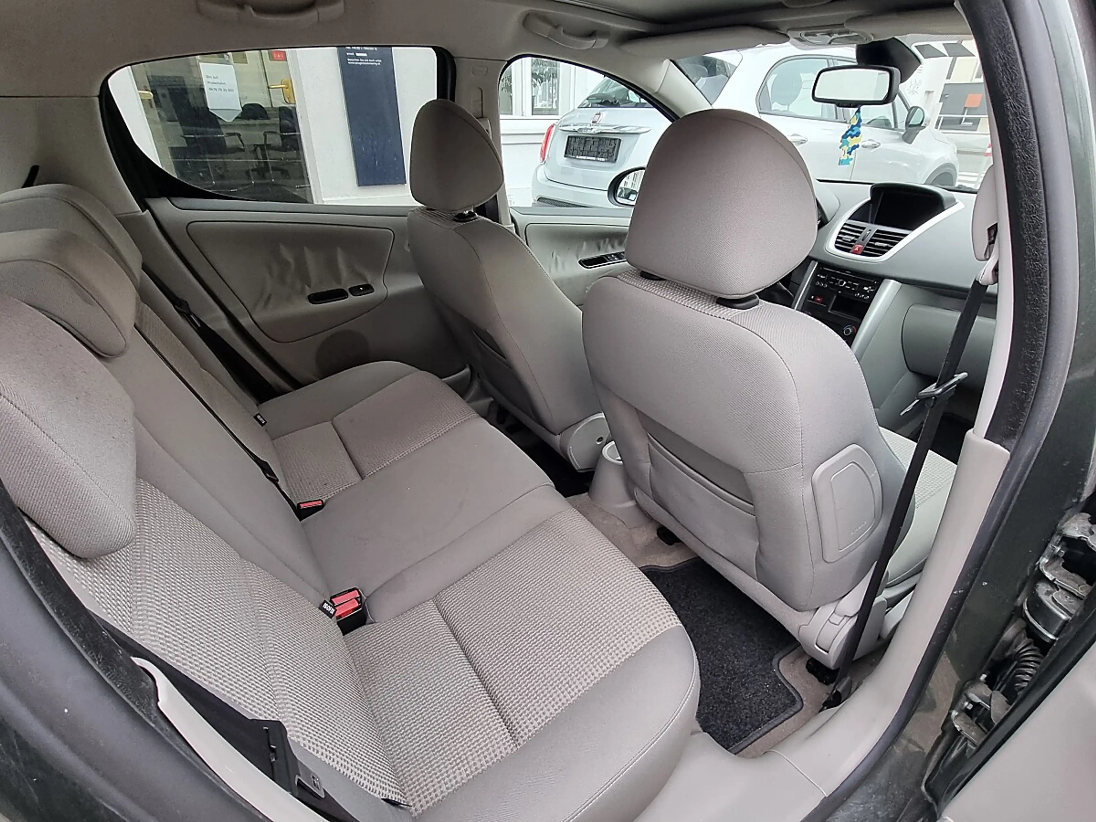 Peugeot 207 Active 1,6 HDi 95 FAP — photo 9