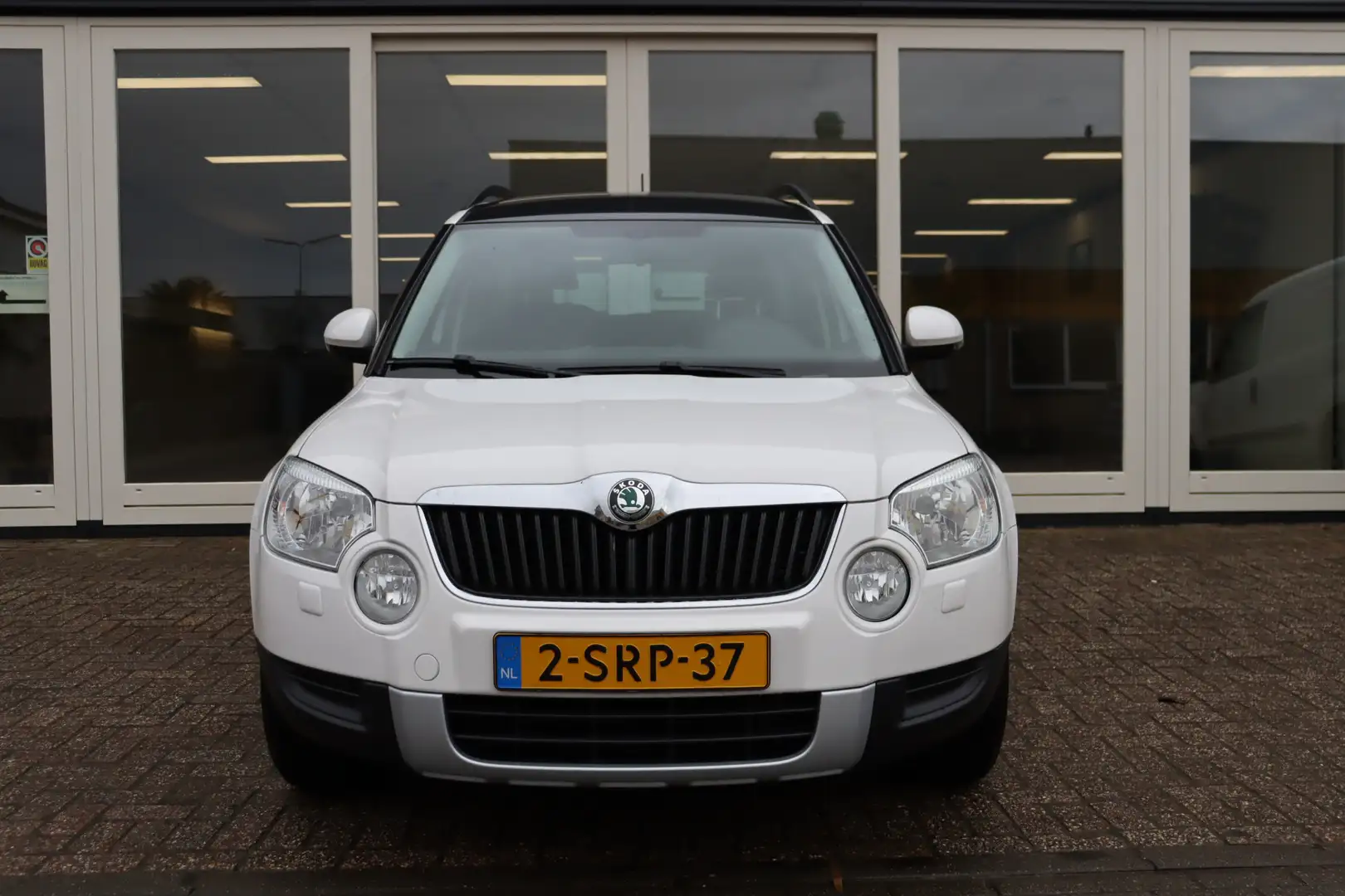 Skoda Yeti 1.2 TSI Sprint, Cruise Control, Airco, Trekhaak, P Weiß - 2