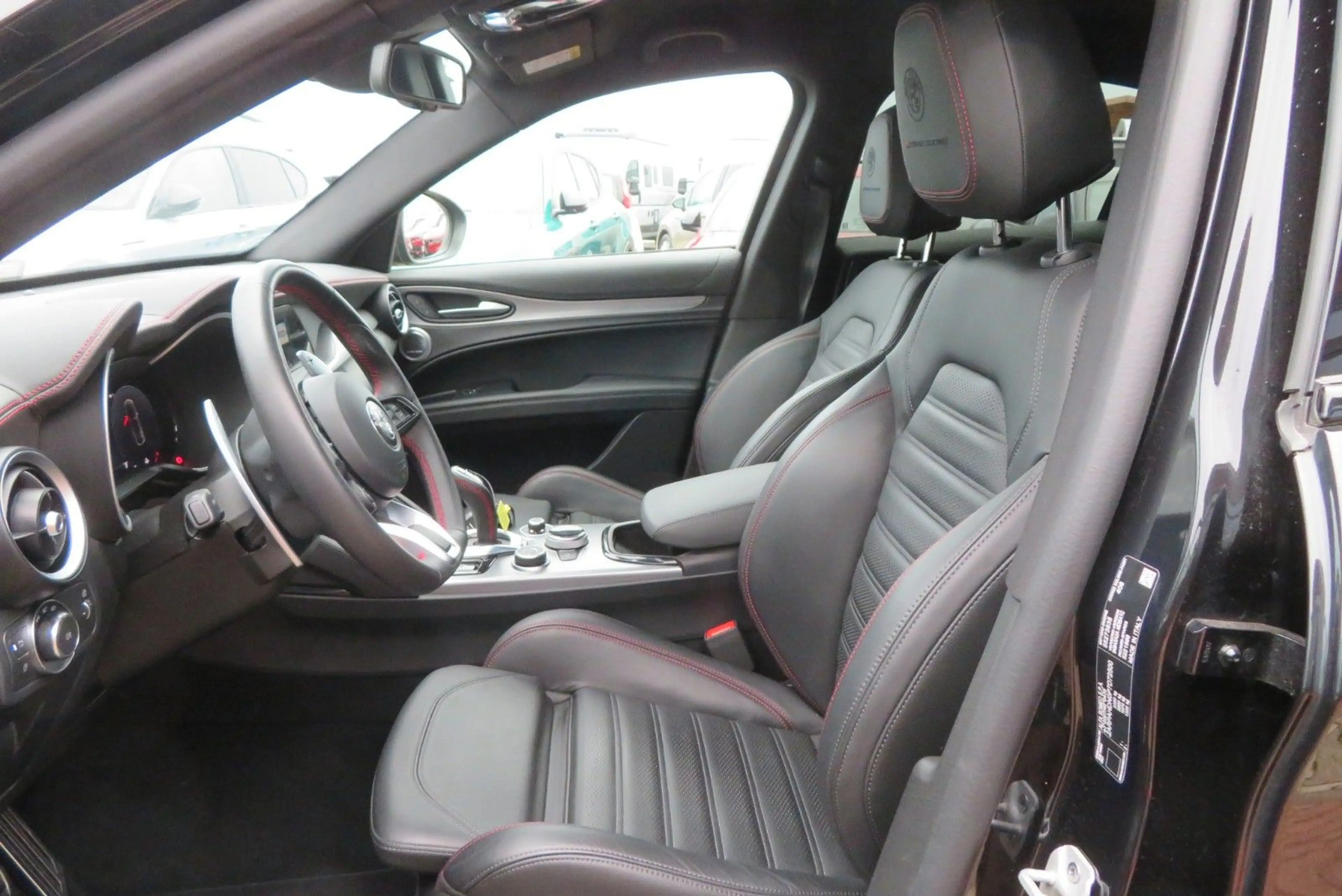 Alfa Romeo Stelvio Competizione Q4 2.2 Diesel 210PS — photo 8