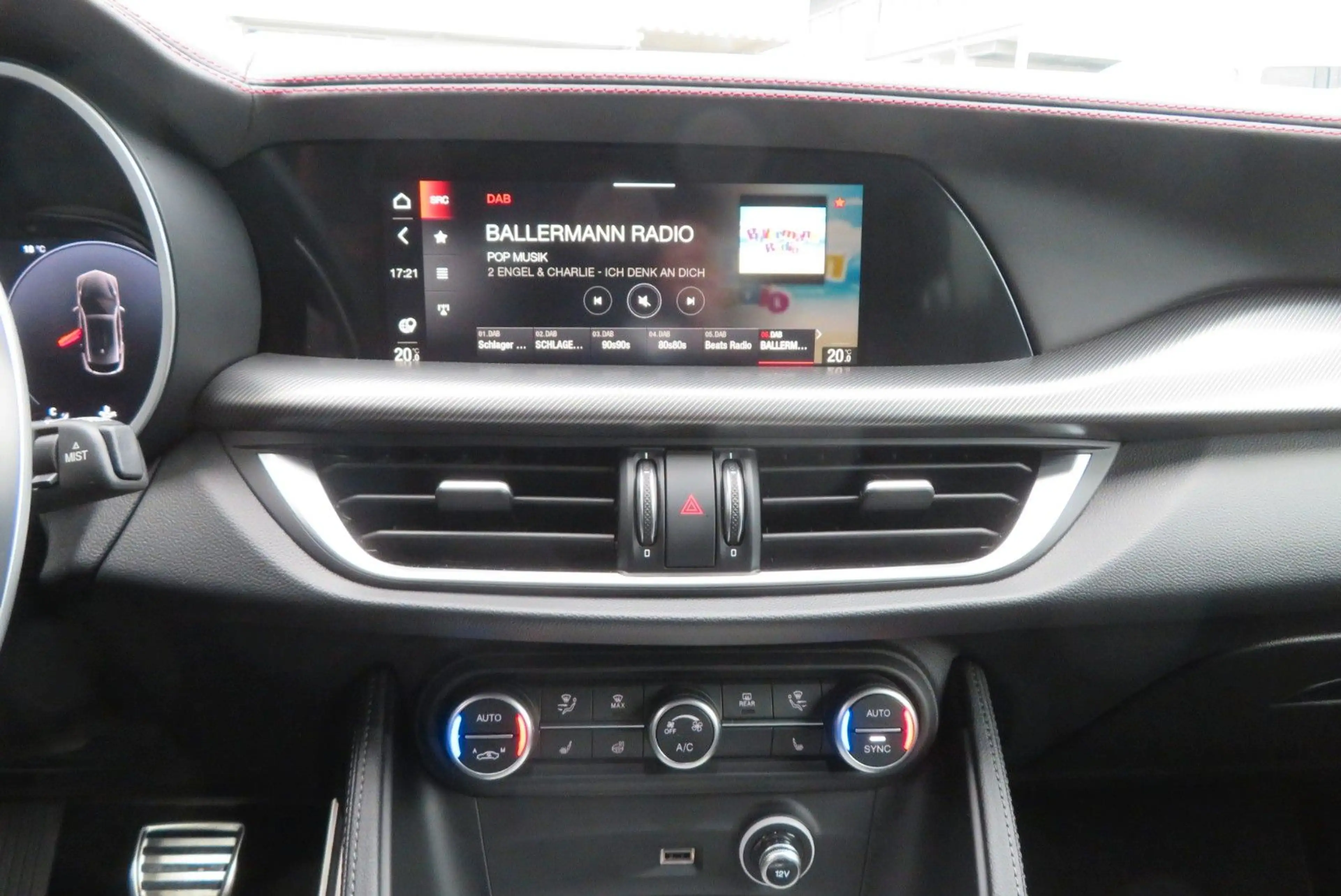 Alfa Romeo Stelvio Competizione Q4 2.2 Diesel 210PS — photo 11