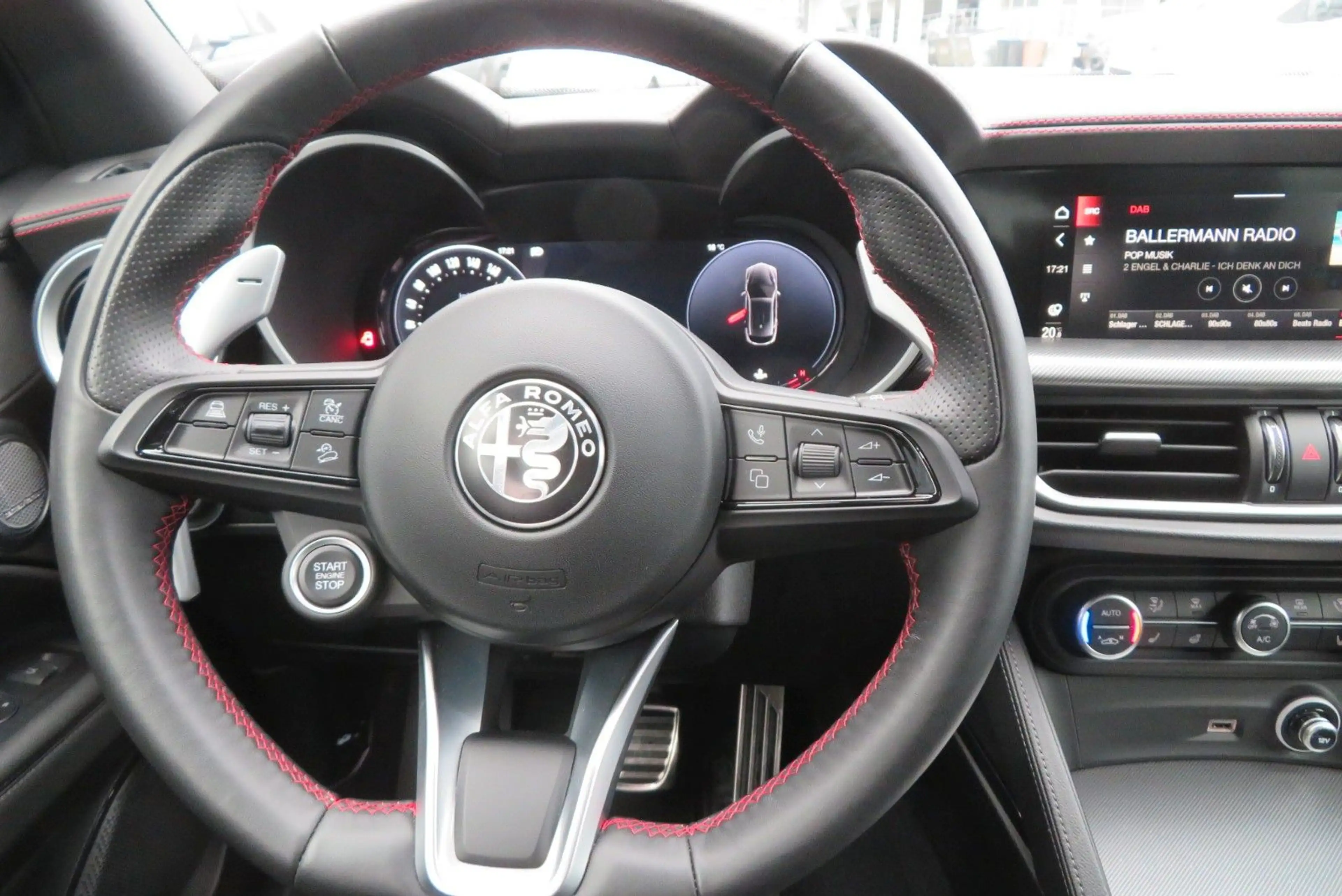 Alfa Romeo Stelvio Competizione Q4 2.2 Diesel 210PS — photo 10