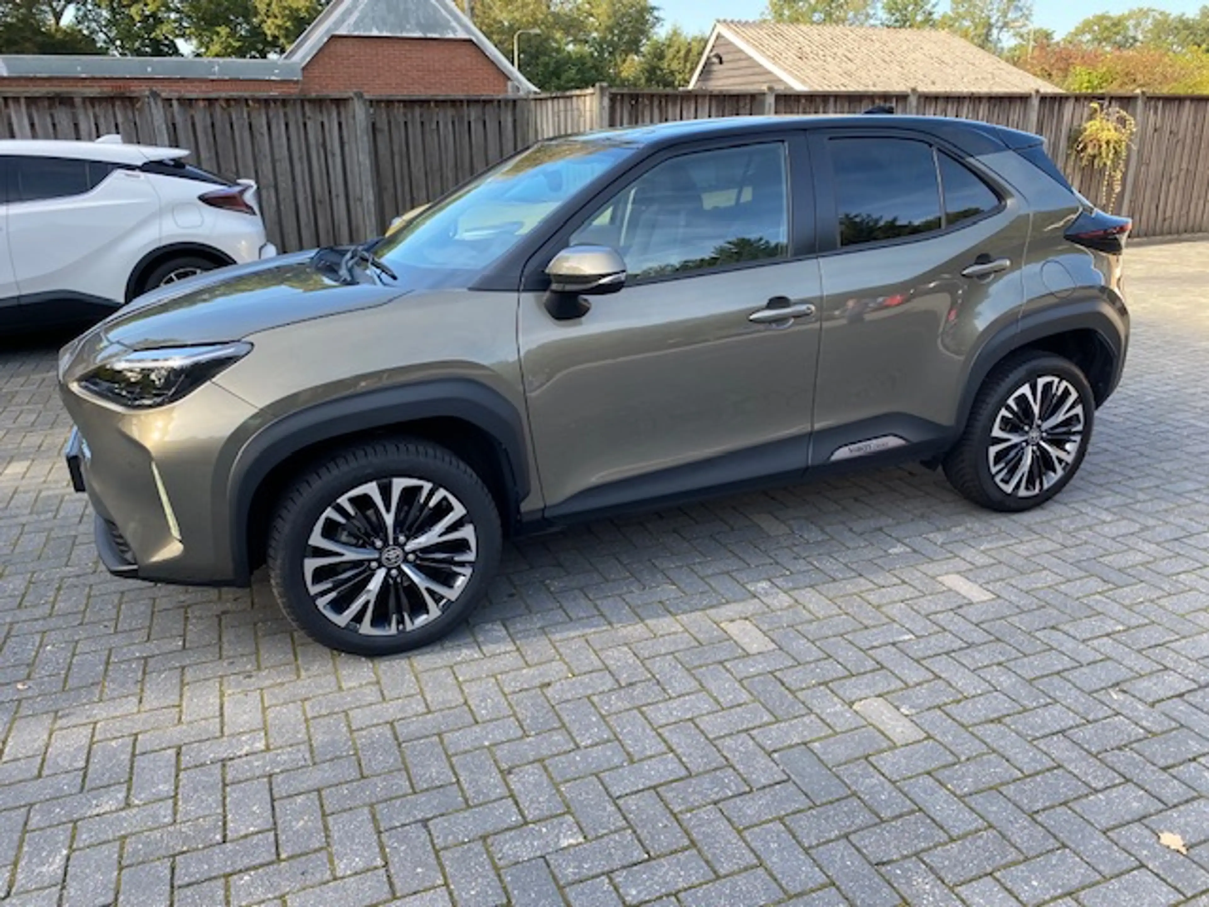 Toyota Yaris Cross 1.5 Hybrid Dynamic DODEHOEK  HEAD-UP  STUUR/STOELVERW  ELEKT ACHTERKLEP — photo 2