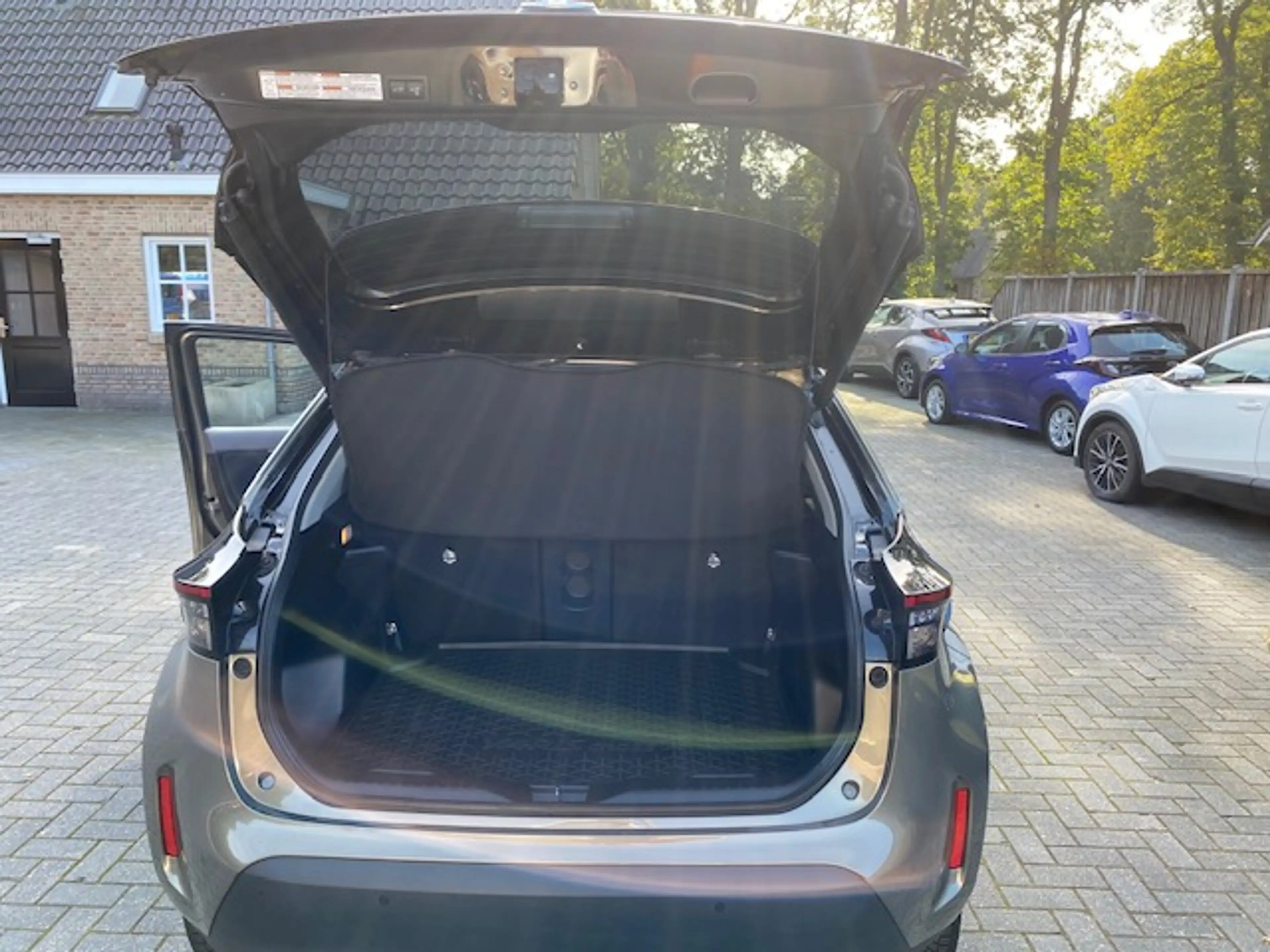 Toyota Yaris Cross 1.5 Hybrid Dynamic DODEHOEK  HEAD-UP  STUUR/STOELVERW  ELEKT ACHTERKLEP — photo 16