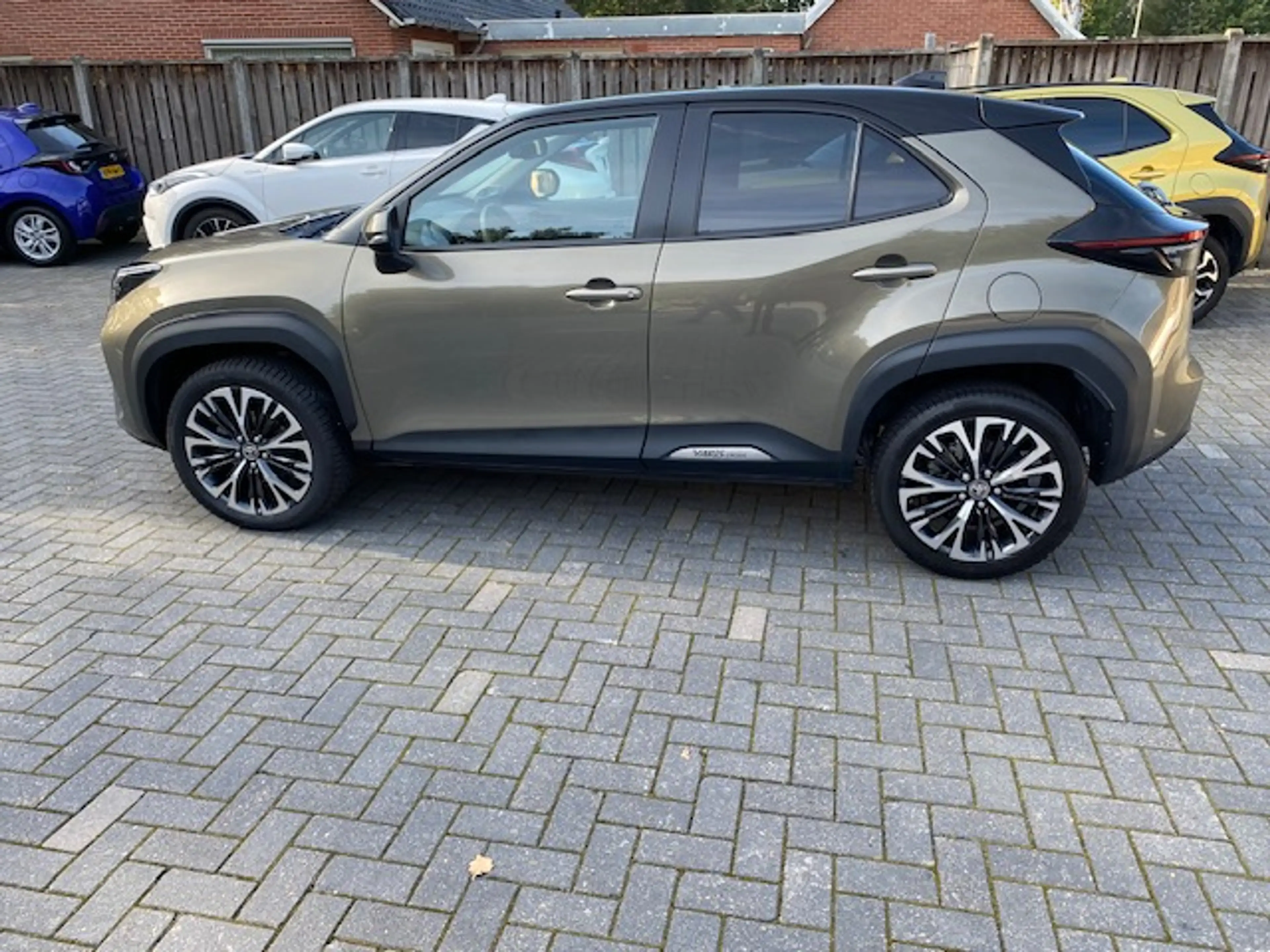 Toyota Yaris Cross 1.5 Hybrid Dynamic DODEHOEK  HEAD-UP  STUUR/STOELVERW  ELEKT ACHTERKLEP — photo 3
