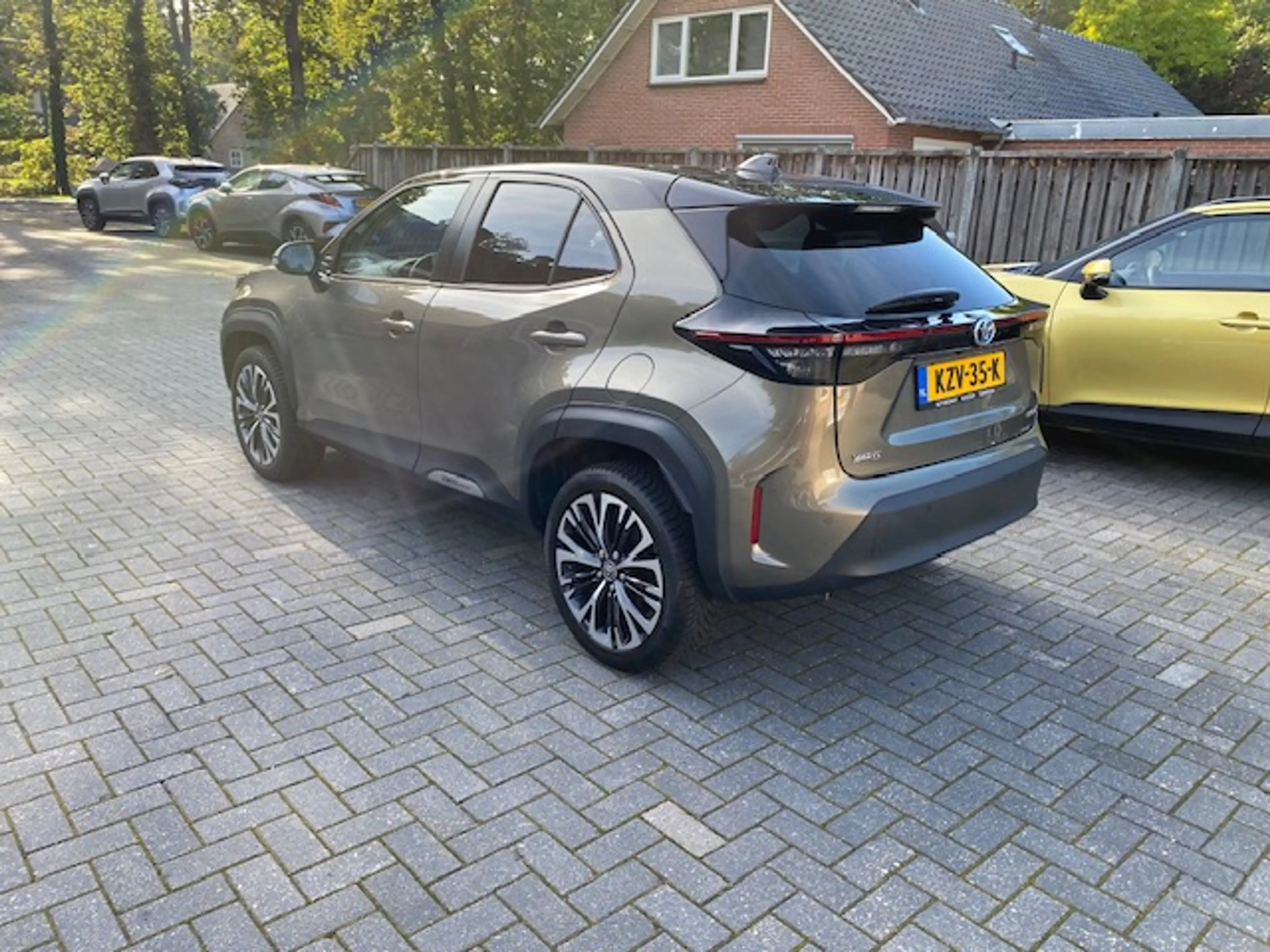 Toyota Yaris Cross 1.5 Hybrid Dynamic DODEHOEK  HEAD-UP  STUUR/STOELVERW  ELEKT ACHTERKLEP — photo 4