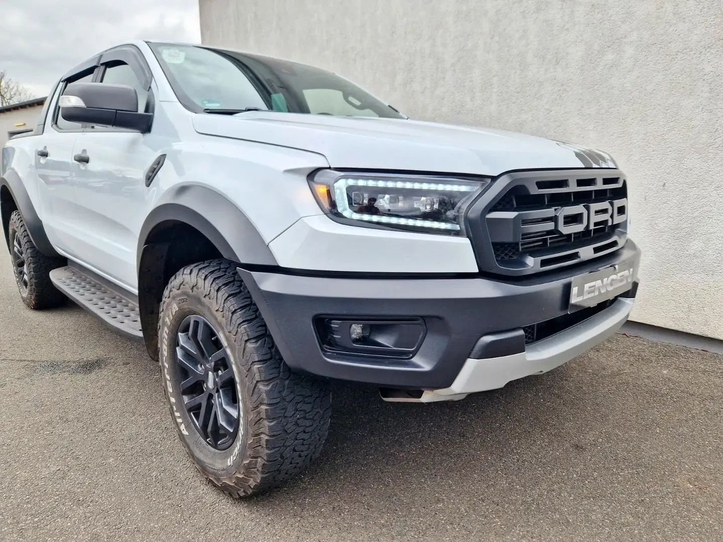 Ford Ranger Full LED, 2.5to AHK bijela - 2