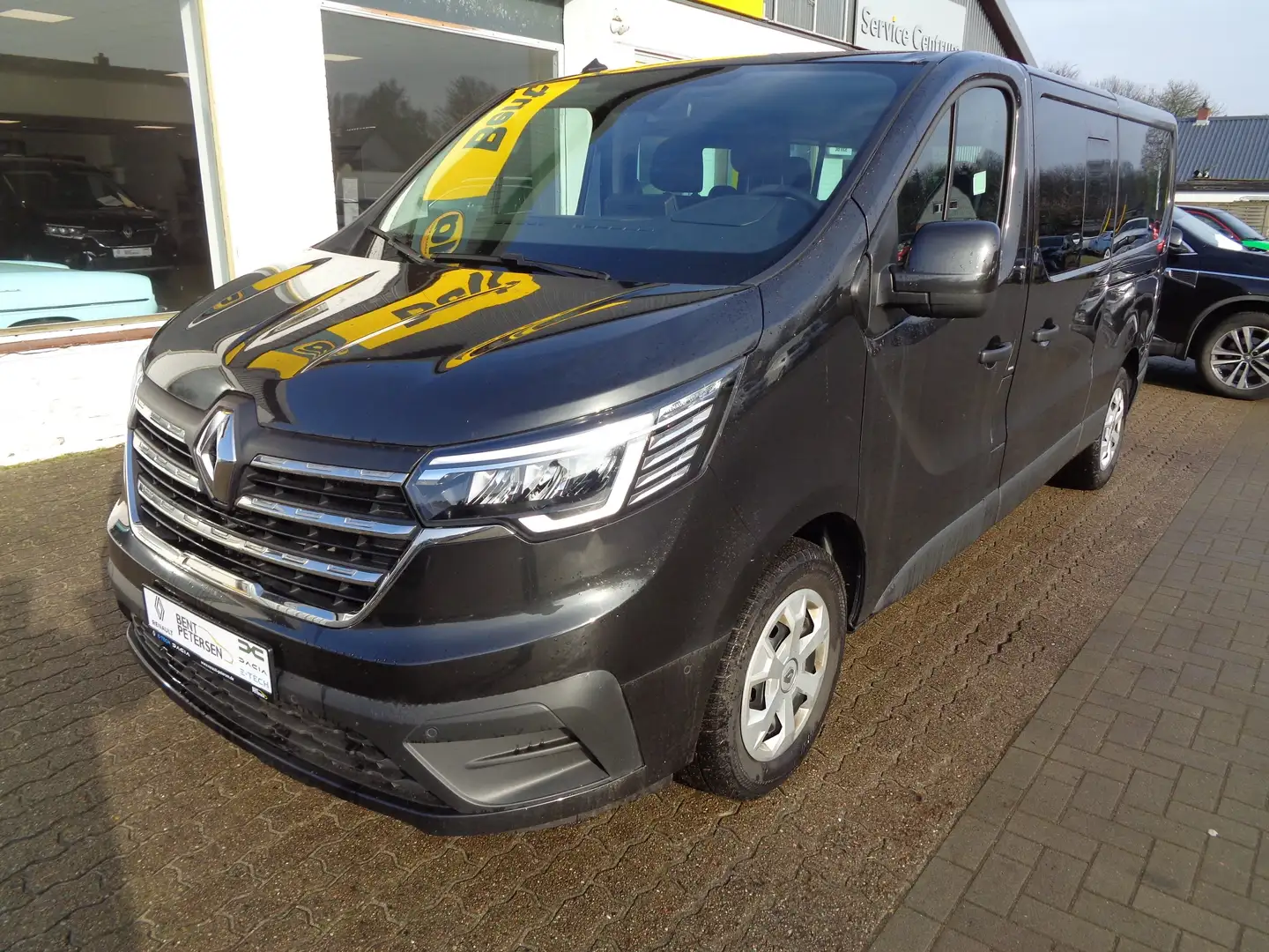 Renault Trafic L2H1 3,0t (9 Sitze) Life Schwarz - 2