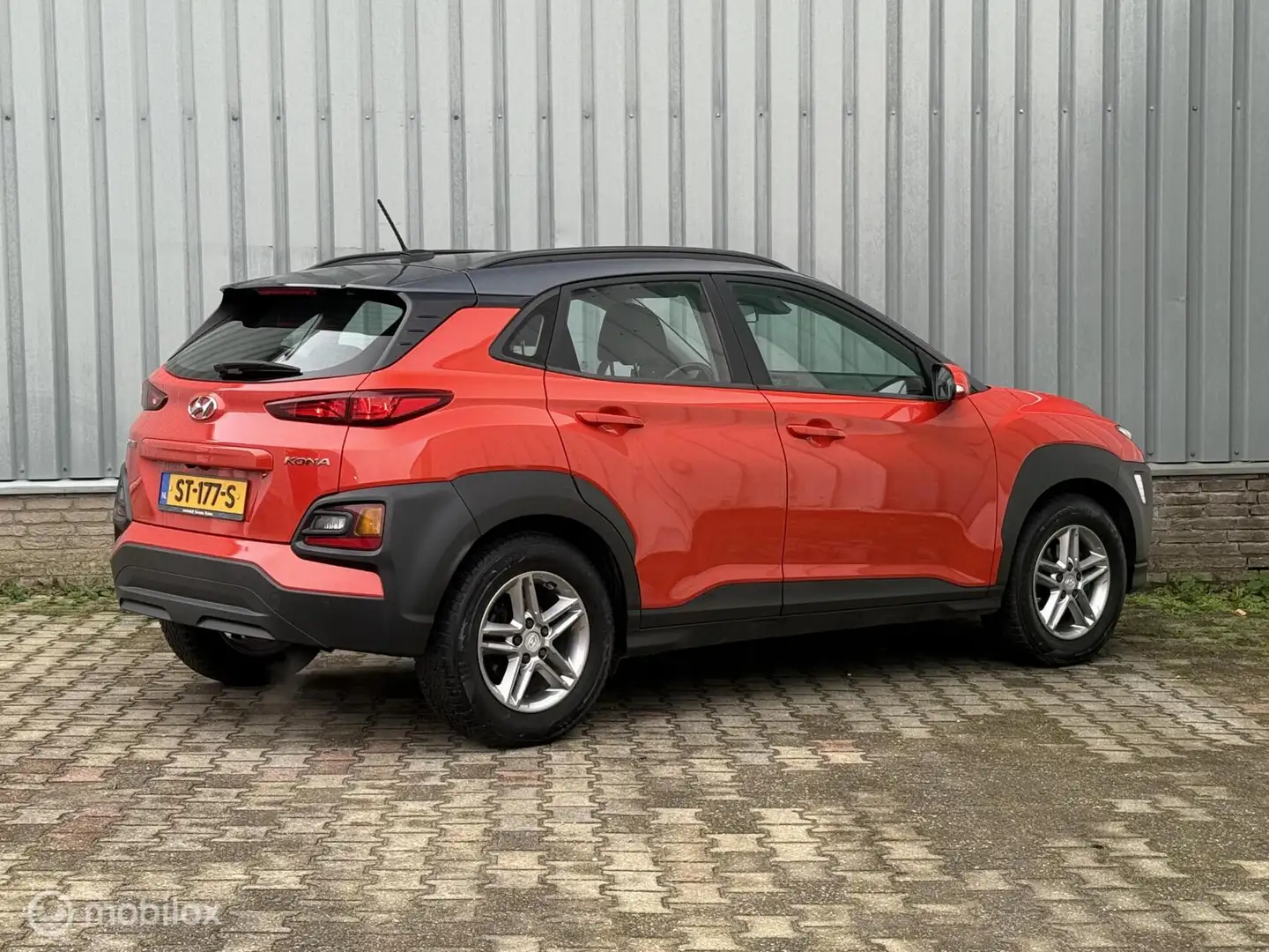 Hyundai KONA 1.0T Comfort | Camera | Carplay | Cruise Orange - 2