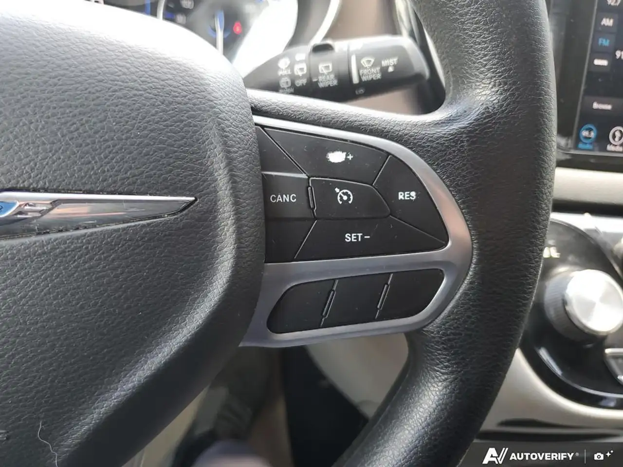 Chrysler Pacifica снимка Chrysler Pacifica