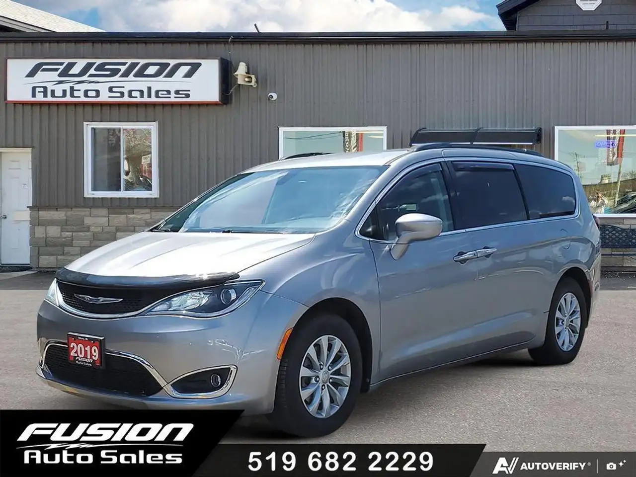 Chrysler Pacifica снимка Chrysler Pacifica
