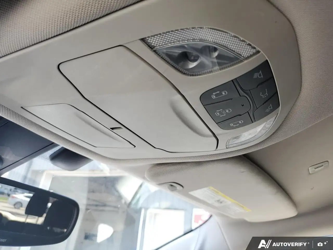 Chrysler Pacifica снимка Chrysler Pacifica