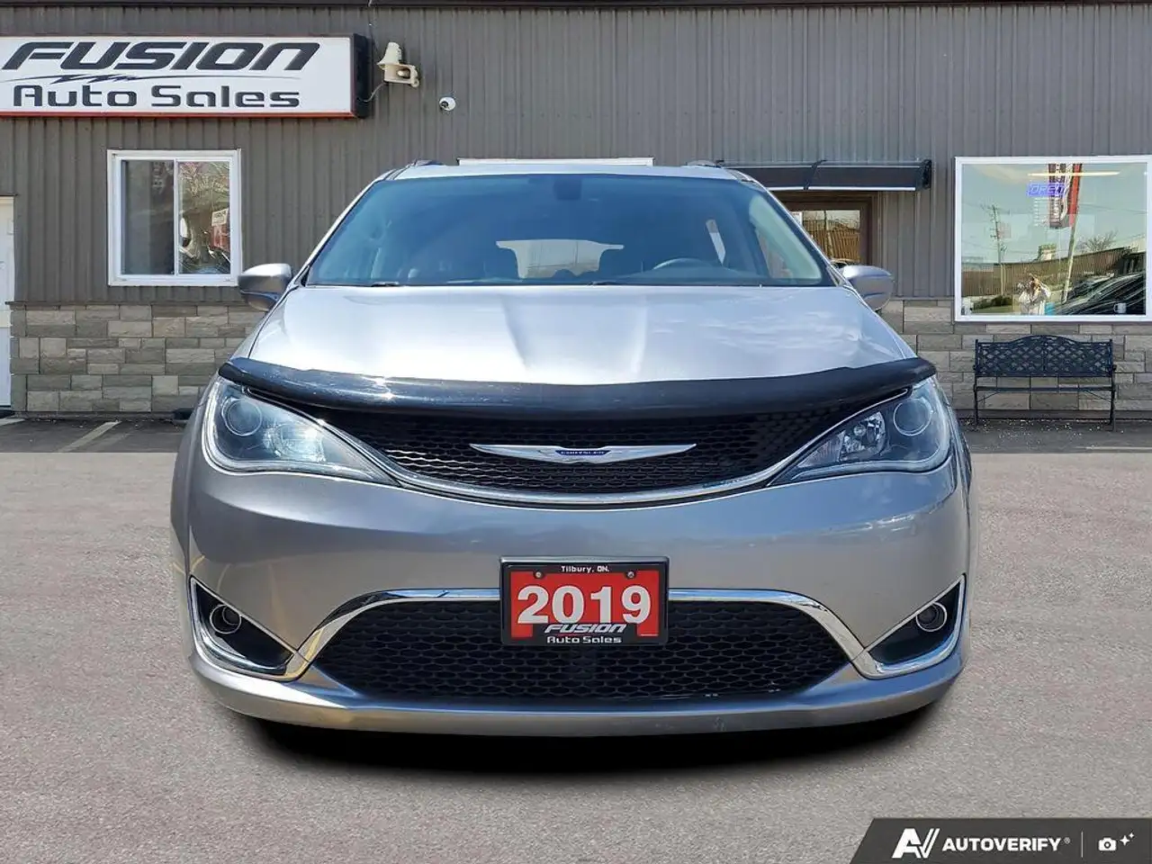 Chrysler Pacifica снимка Chrysler Pacifica