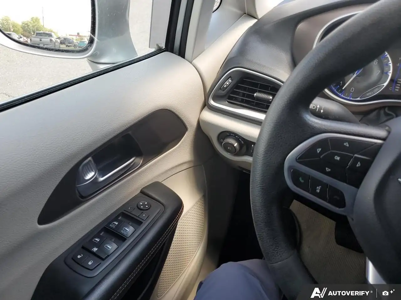 Chrysler Pacifica снимка Chrysler Pacifica
