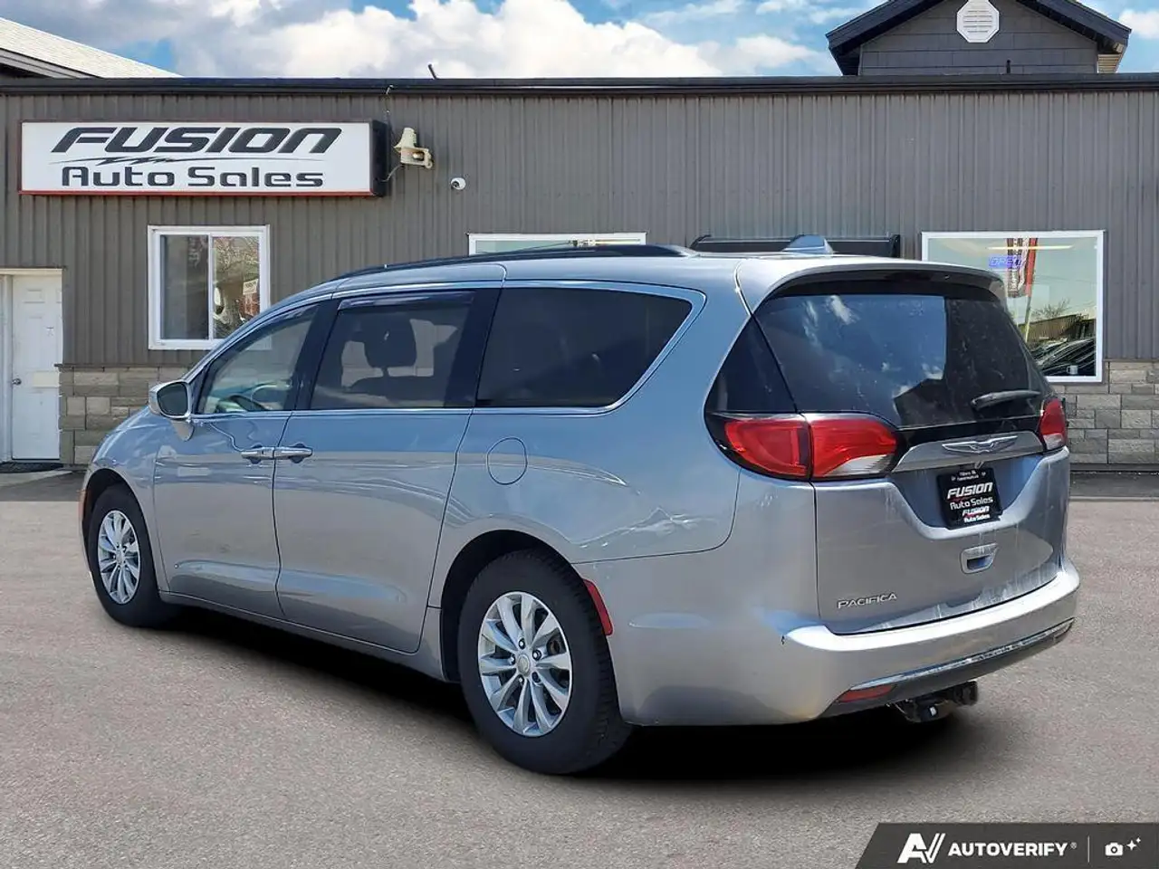 Chrysler Pacifica снимка Chrysler Pacifica