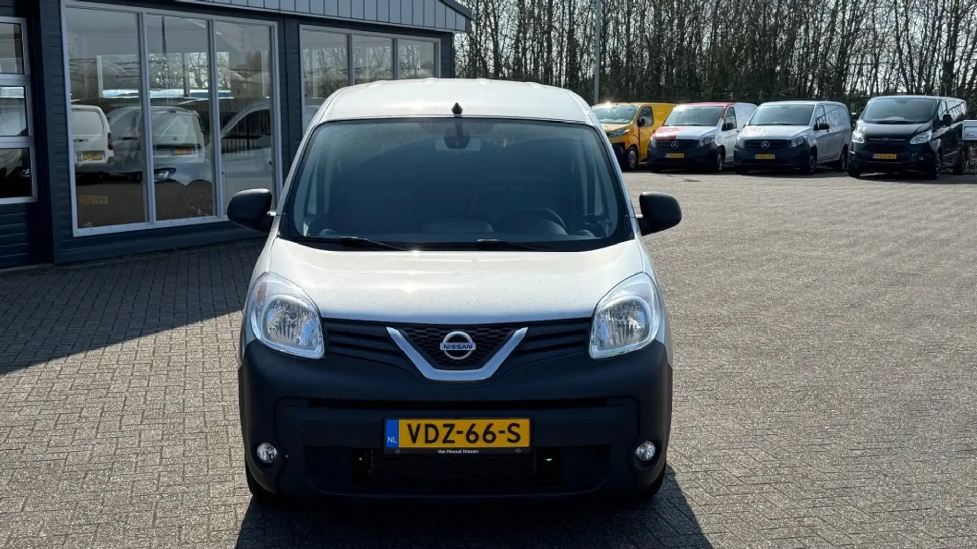 Nissan NV250 1.5 DCI 70KW 95PK EURO 6 AIRCO/ CAMERA/ NAVIGATIE/ Argintiu - 2
