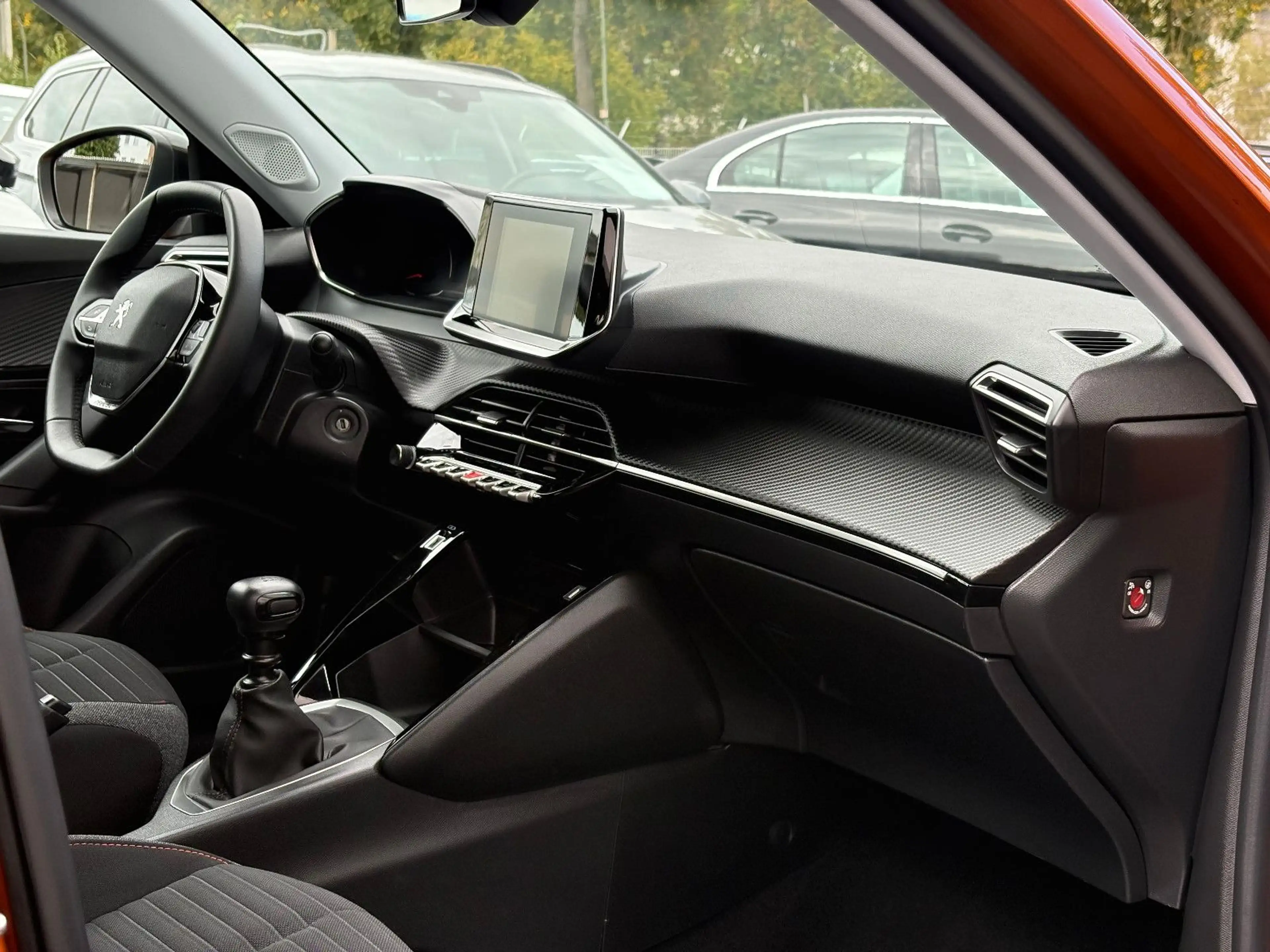 Peugeot 2008 Active LED KAMERA NAVI TEMP SHZ — photo 12