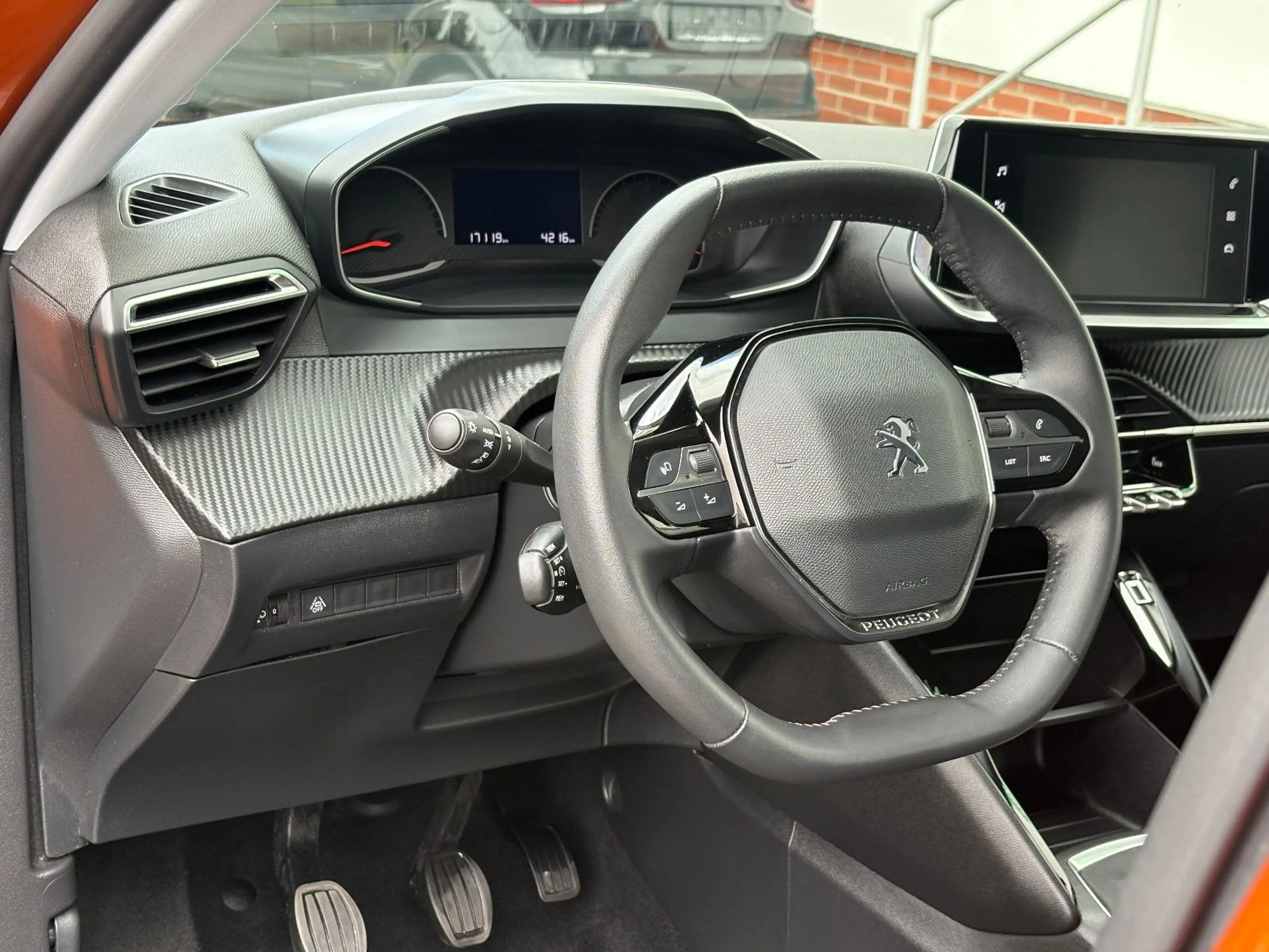 Peugeot 2008 Active LED KAMERA NAVI TEMP SHZ — photo 14