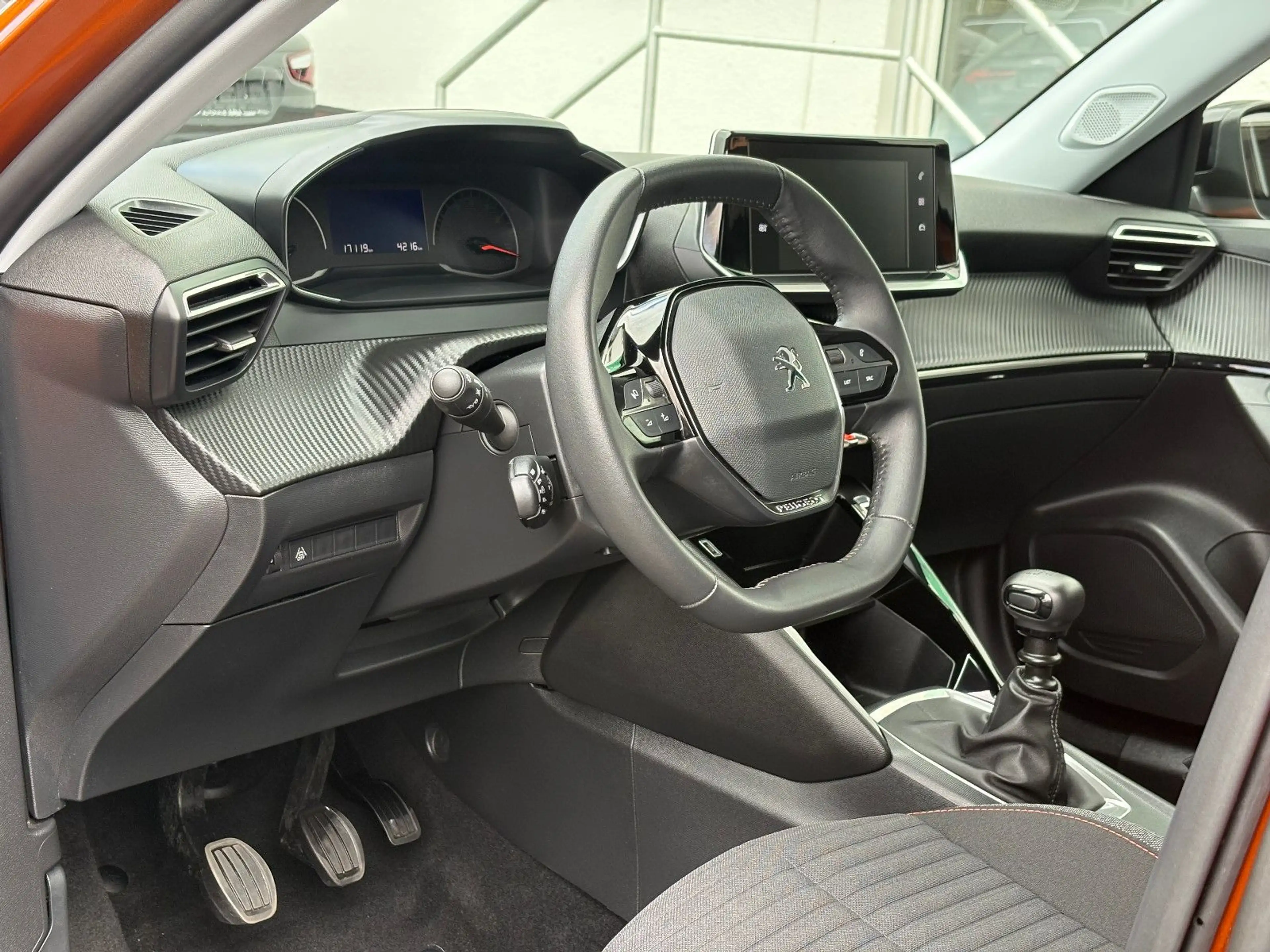 Peugeot 2008 Active LED KAMERA NAVI TEMP SHZ — photo 13