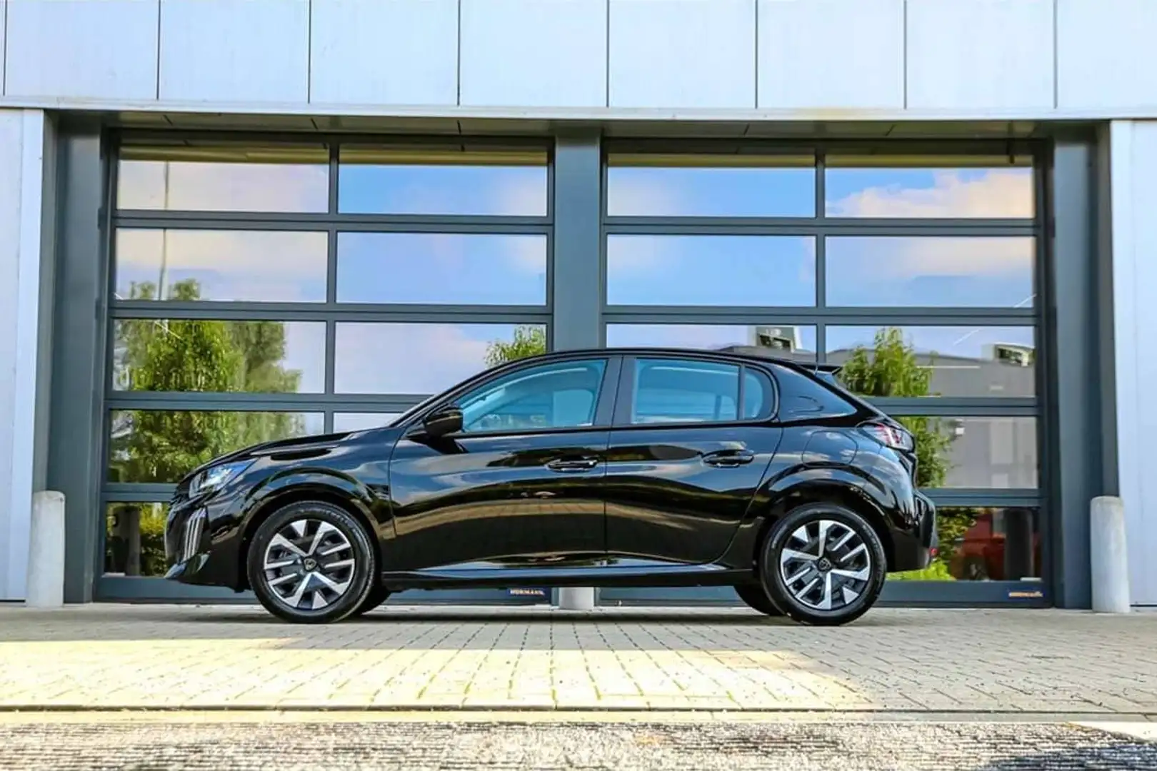 Peugeot 208 Facelift - Active - Parkeersen. - Apple Car Play Zwart - 2